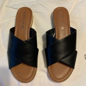 Black cross cross sandals